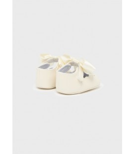 Mayoral Newborn - Merceditas lazada color nacar